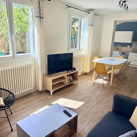 בית נופש La Maison Champollion אלבי