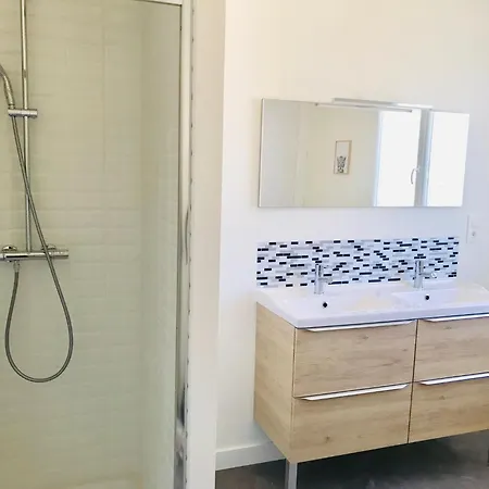 בית נופש La Maison Champollion *